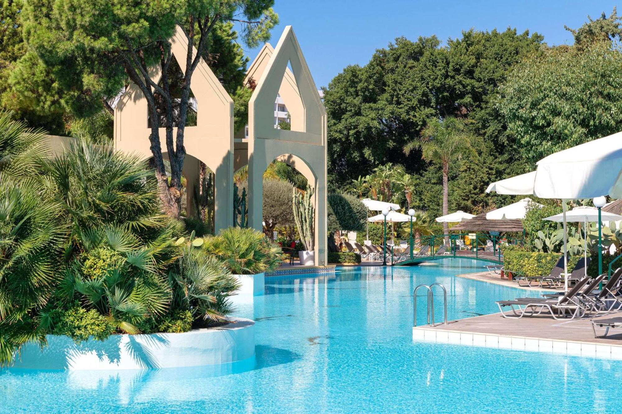 Dionysos Hotel 4*